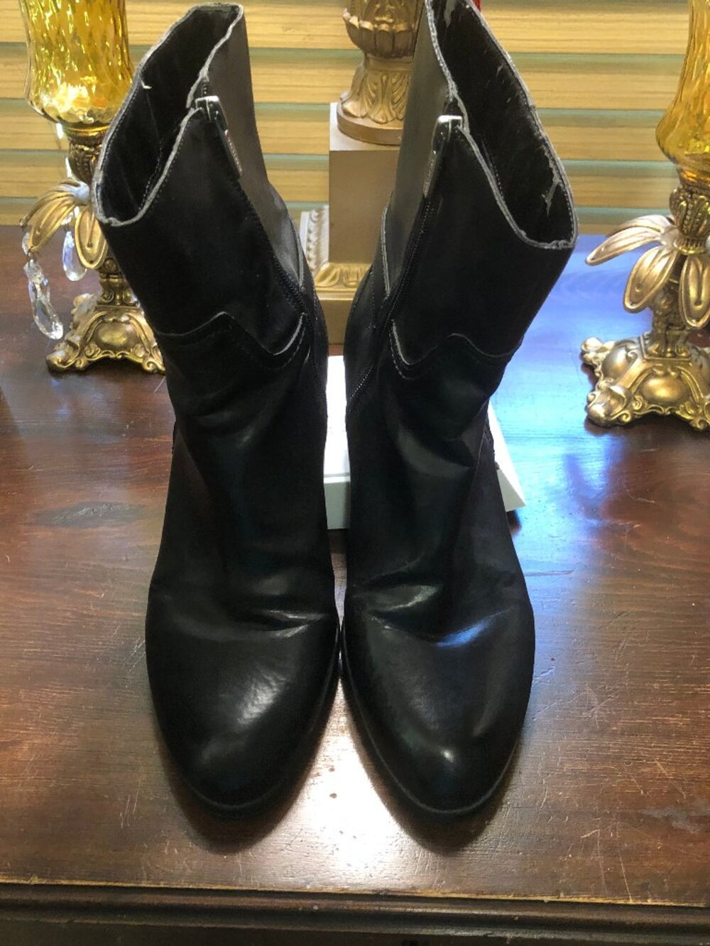 womens size 9 Marc Fisher ankel boots with buckle.